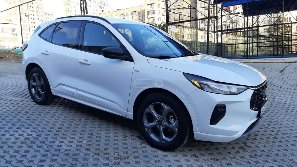 Ford Escape 2023 — миниатюра 3