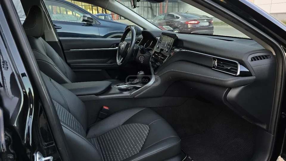 Toyota Camry SE Nightshade 4dr All-Wheel Dr 2022 — миниатюра 4
