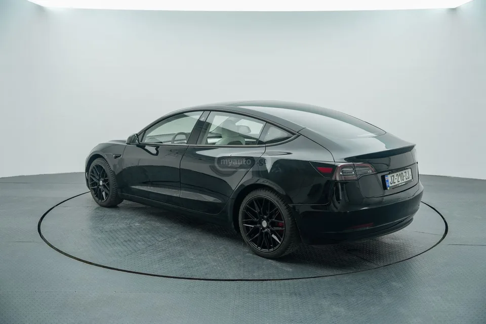 Tesla Model 3 2023 — миниатюра 4