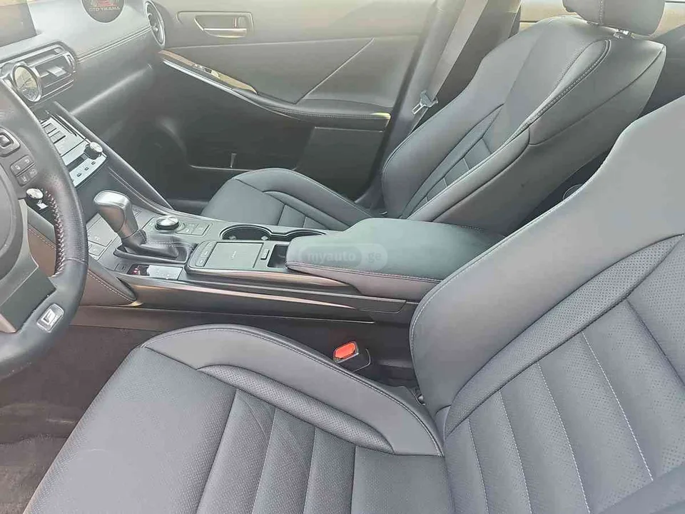 Lexus IS 350 2023 — миниатюра 2