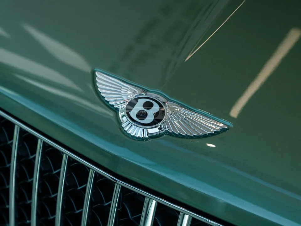 Bentley Azure 2024 — миниатюра 4
