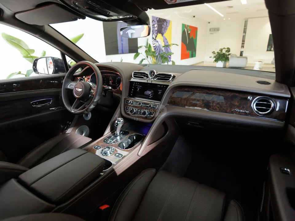 Bentley Bentayga Azure 2025 — миниатюра 4