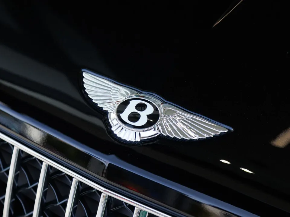 Bentley Bentayga Azure 2025 — миниатюра 5