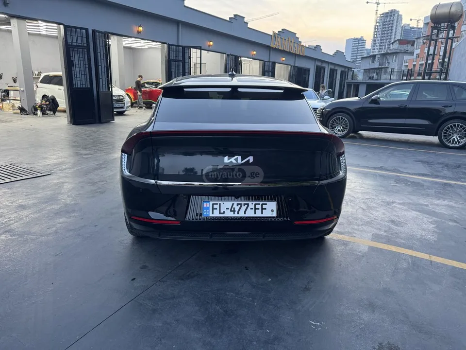Kia EV6 Light 2022 — миниатюра 3