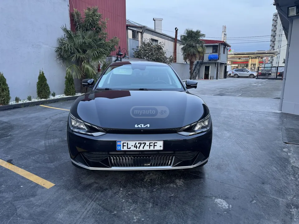 Kia EV6 Light 2022 — миниатюра 4