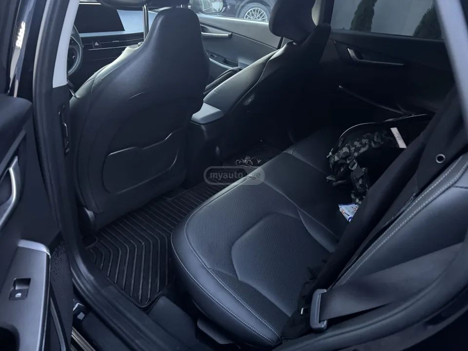Kia EV6 Light 2022 — миниатюра 5