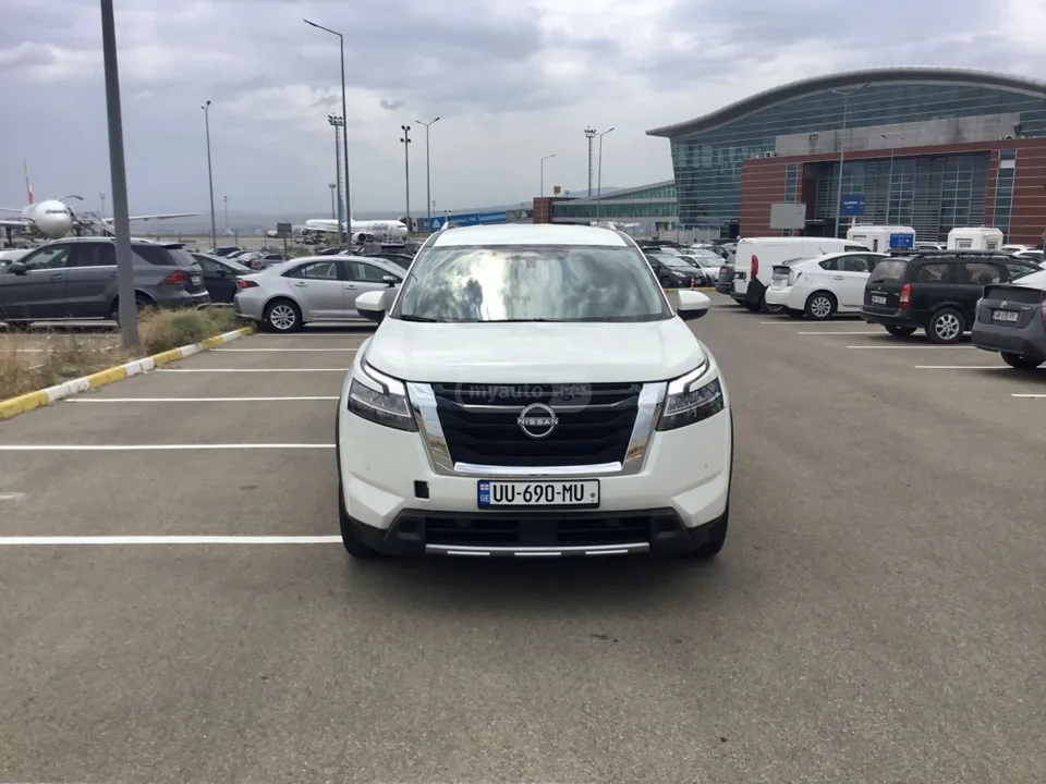 Nissan Pathfinder Platinum 4dr 4x4 Automatic 2022 — миниатюра 2