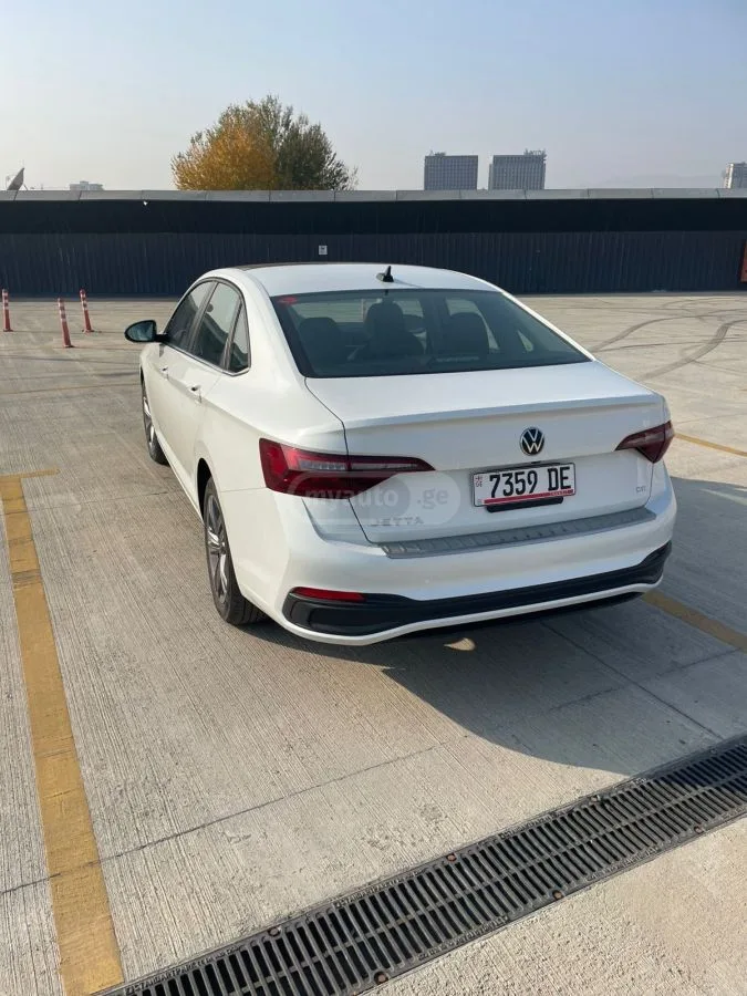 Volkswagen Jetta 2023 — миниатюра 3