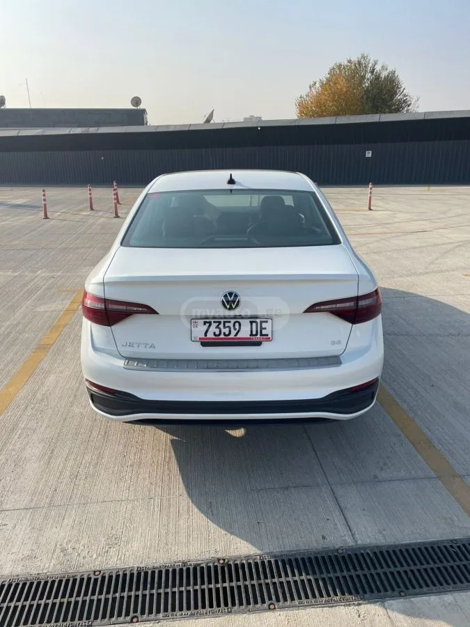 Volkswagen Jetta 2023 — миниатюра 5