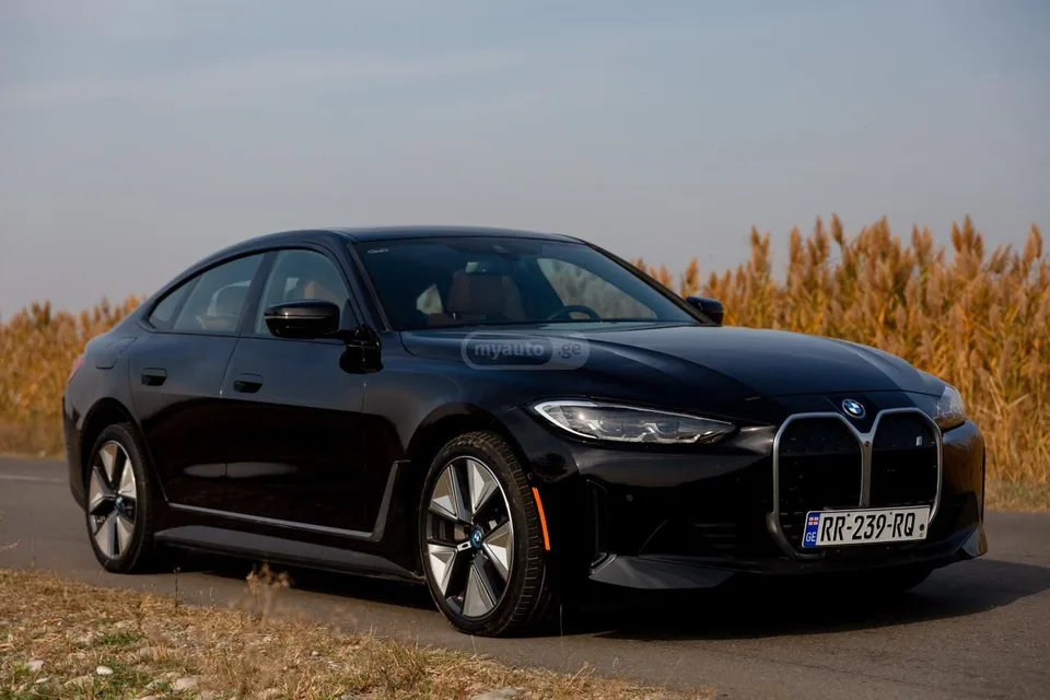 BMW i4 eDrive35 4dr Rear-Wheel Drive 2023 — фото 1, купить с доставкой в Москву