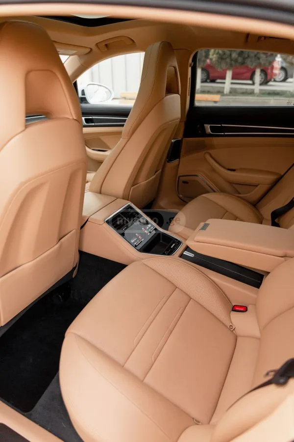 Porsche Panamera Platinum 2023 — миниатюра 5