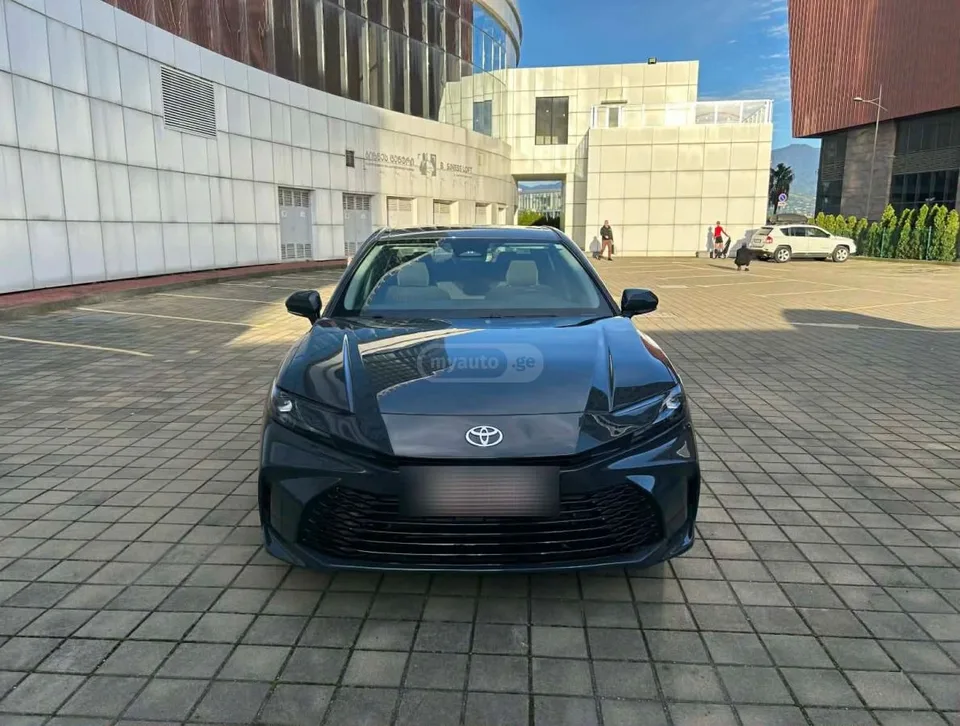 Toyota Camry Le 2024 — миниатюра 2
