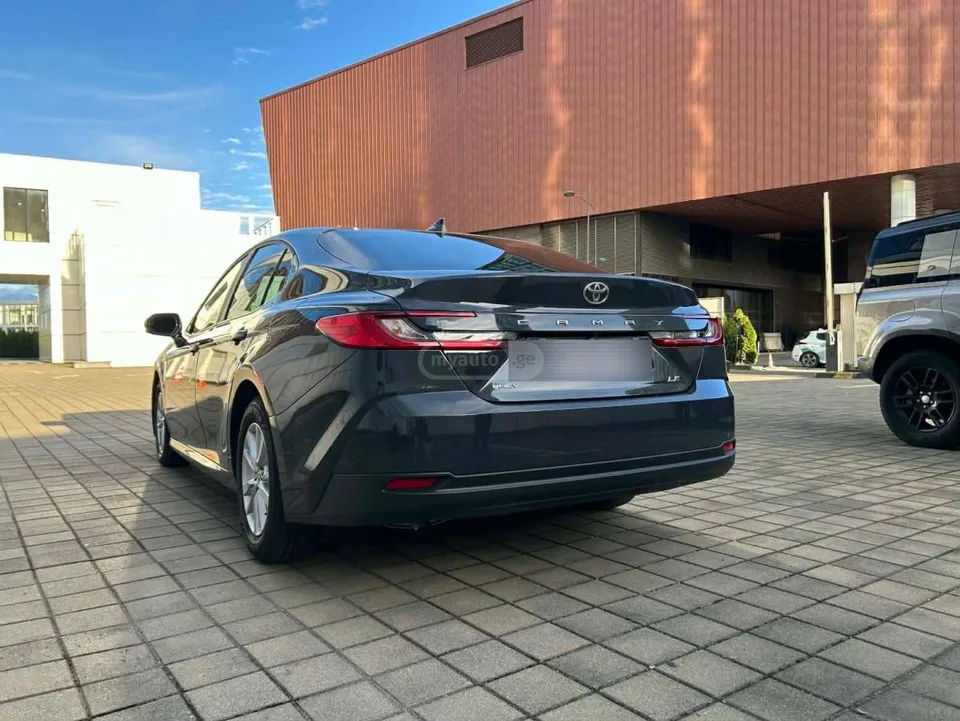 Toyota Camry Le 2024 — миниатюра 5