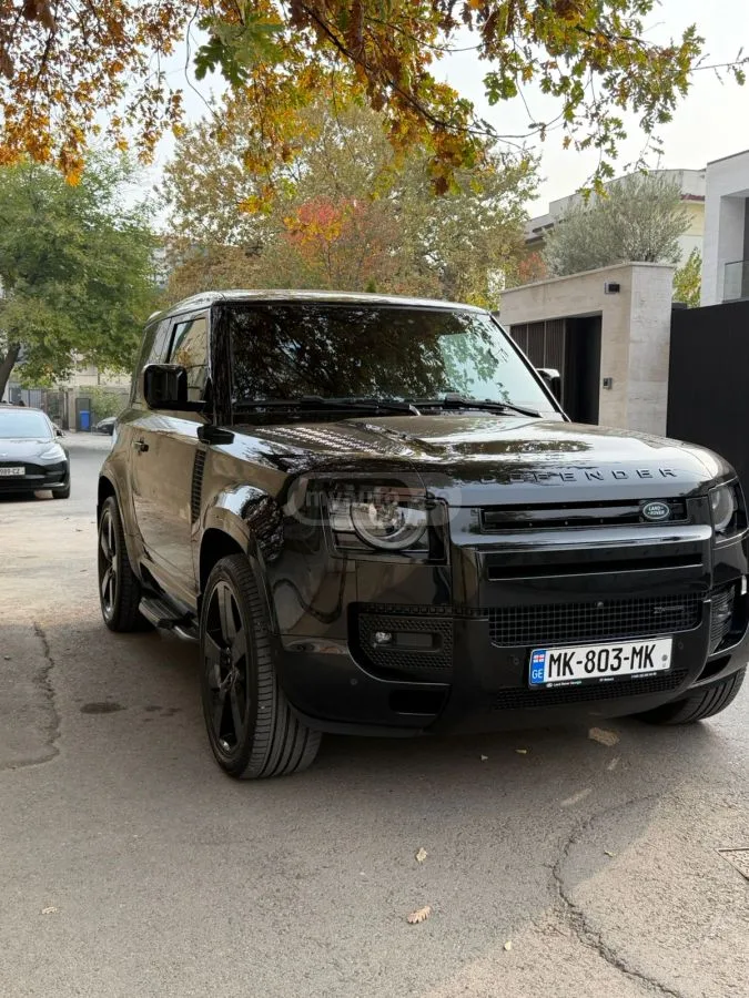 Land Rover Defender 90 Carpathian Edition 2dr 4x4 90 2022 — фото 1, купить с доставкой в Москву