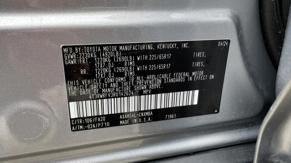 Toyota RAV4 XLE Premium 4dr All Wheel Driv 2024 — миниатюра 5