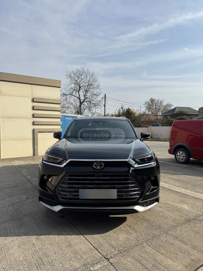 Toyota Grand Highlander 2023 — фото 1, купить с доставкой в Москву