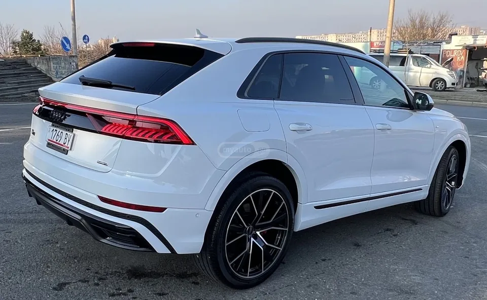 Audi Q8 2023 — миниатюра 4