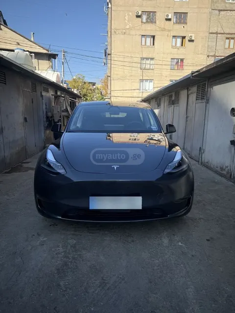 Tesla Model Y 2024 купить в Москве