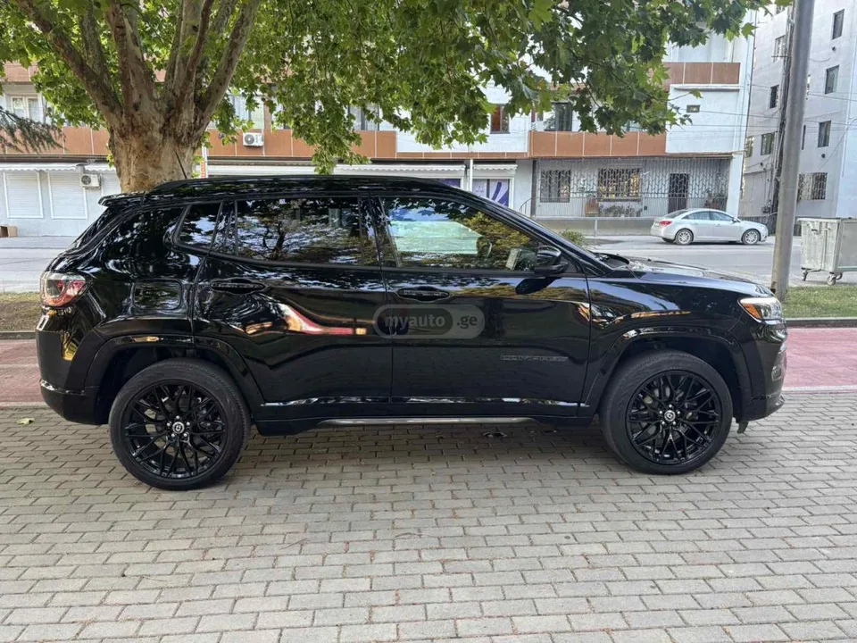 Jeep Compass Limited 4dr 4x4 Automatic 2022 — миниатюра 4