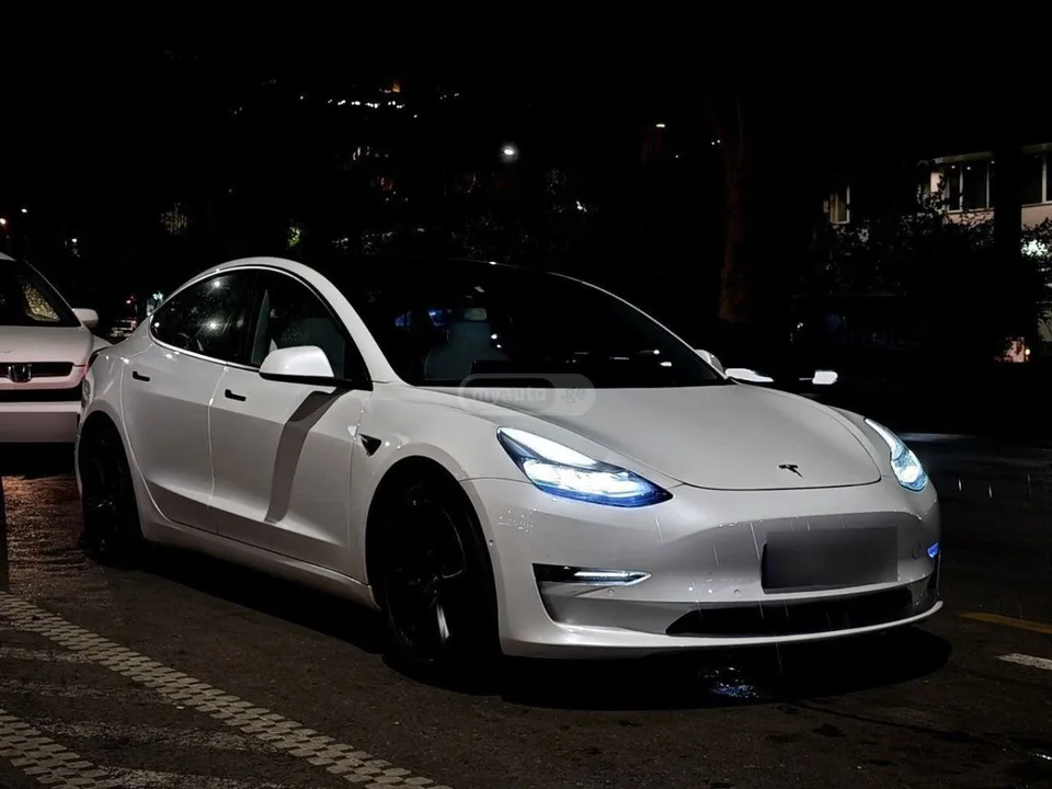 Tesla Model 3 2022 — миниатюра 2