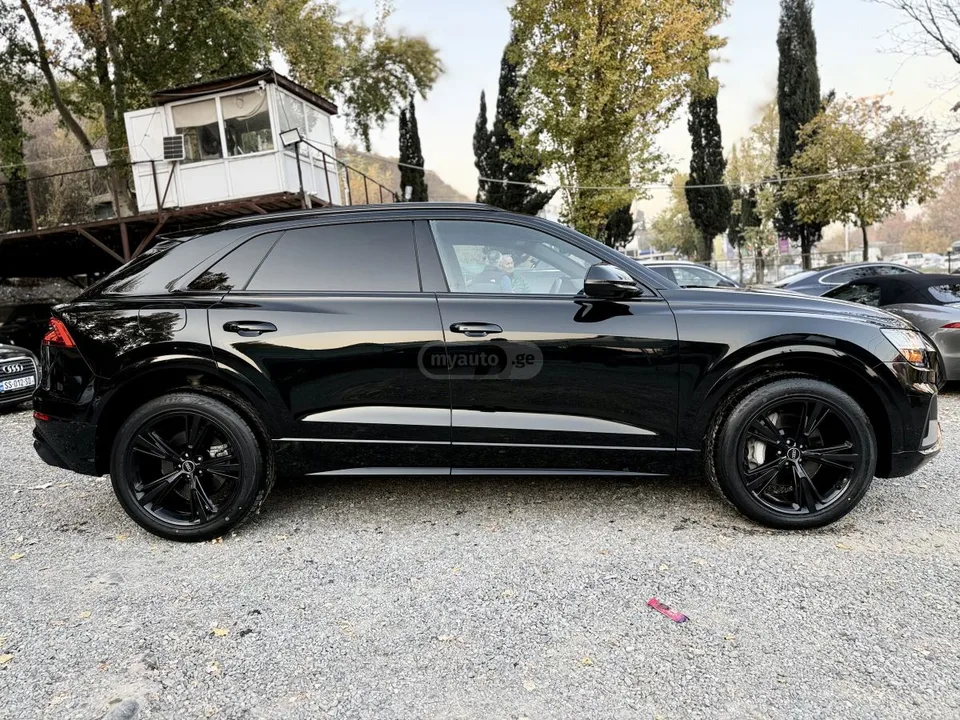 Audi Q8 2023 — миниатюра 3