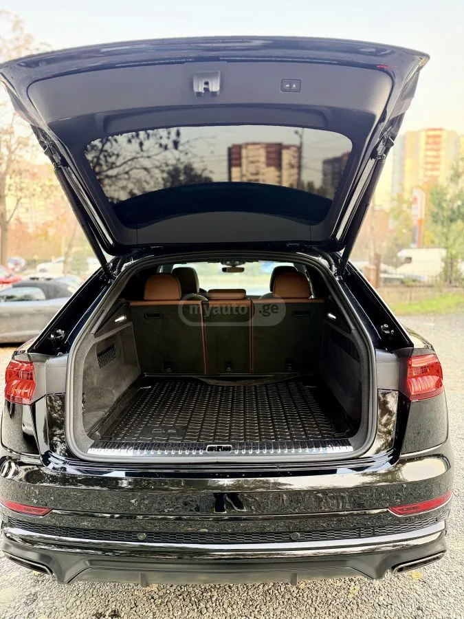 Audi Q8 2023 — миниатюра 5