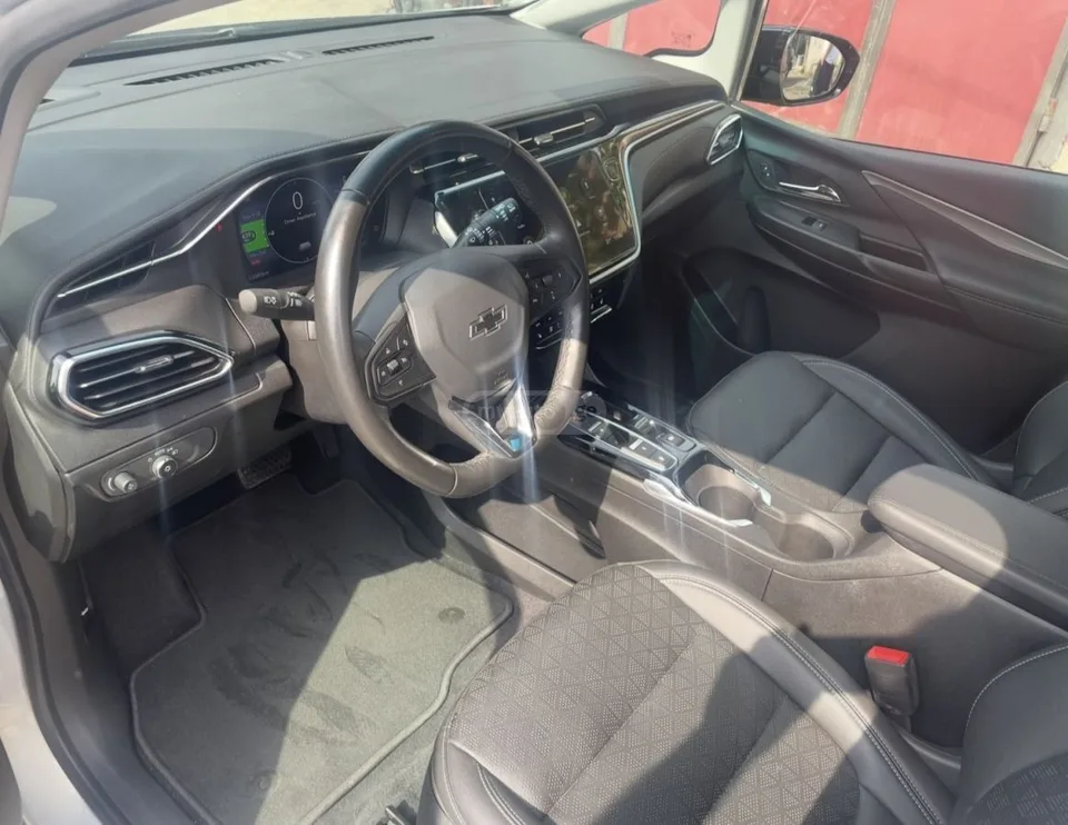 Chevrolet Bolt EV 2023 — миниатюра 3