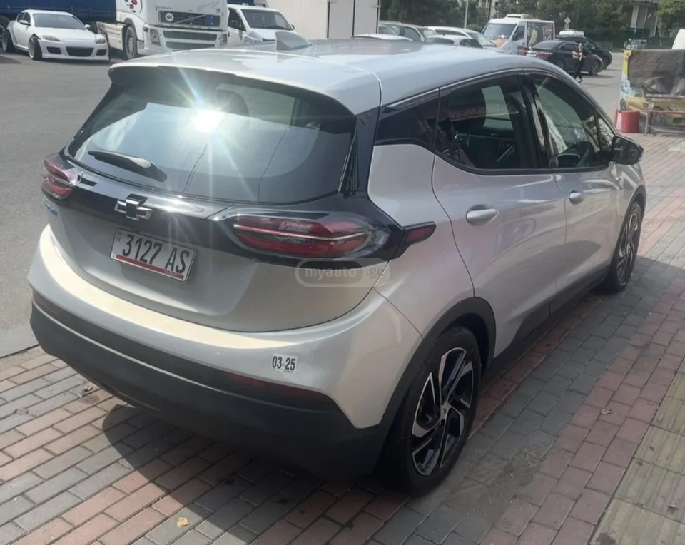 Chevrolet Bolt EV 2023 — миниатюра 4