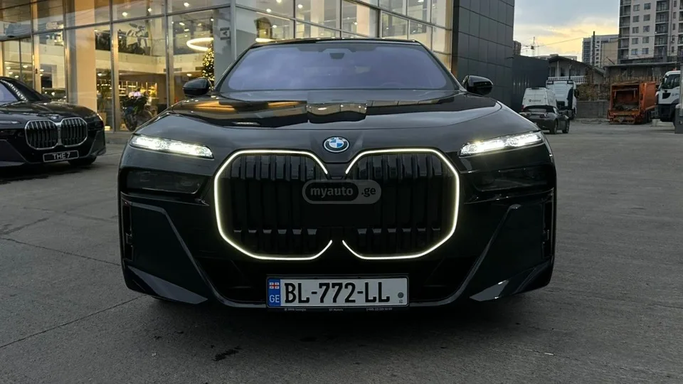 BMW I7 2024 — миниатюра 2