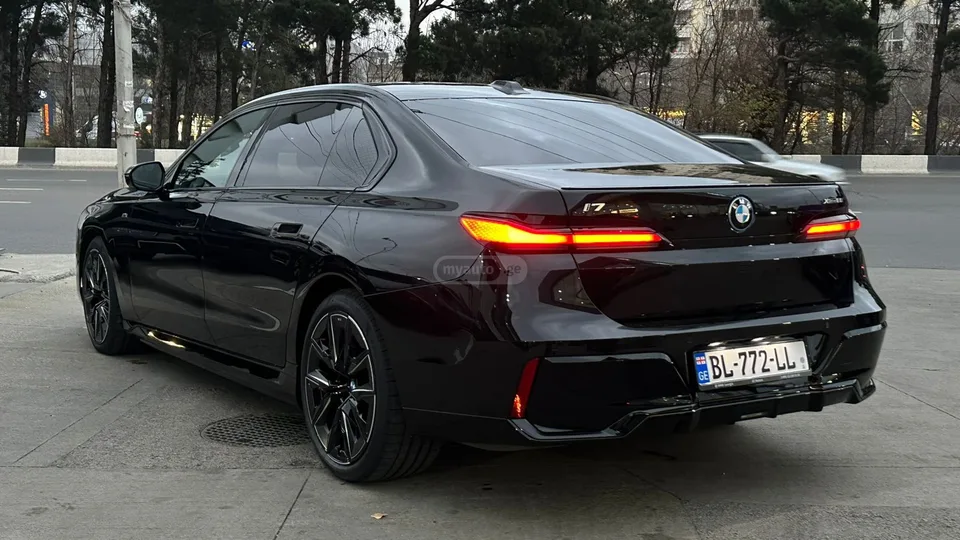 BMW I7 2024 — миниатюра 3