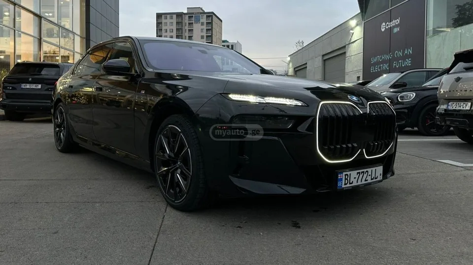 BMW I7 2024 — фото 1, купить с доставкой в Москву