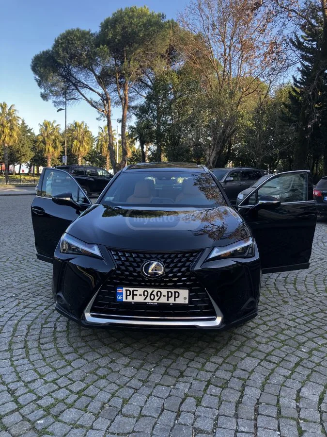 Lexus UX 250 h F SPORT Design 4dr All-Wheel D 2023 — миниатюра 4