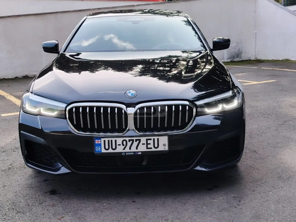 BMW 520 2022 — фото 1, купить с доставкой в Москву