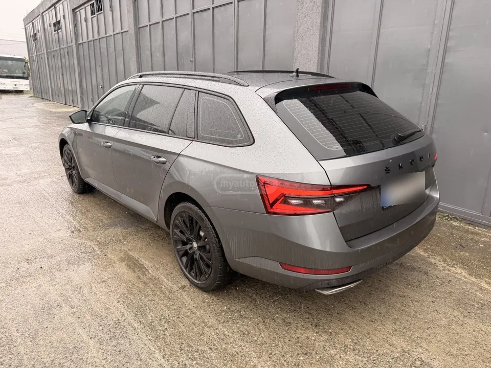 Skoda Superb 2022 — фото 1, купить с доставкой в Москву