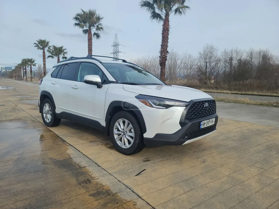Toyota CorollaCross LE 4dr All-Wheel Drive CVT 2022 — миниатюра 2