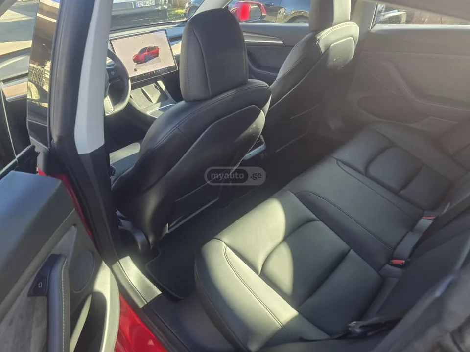 Tesla Model 3 Performasi 2023 — миниатюра 4