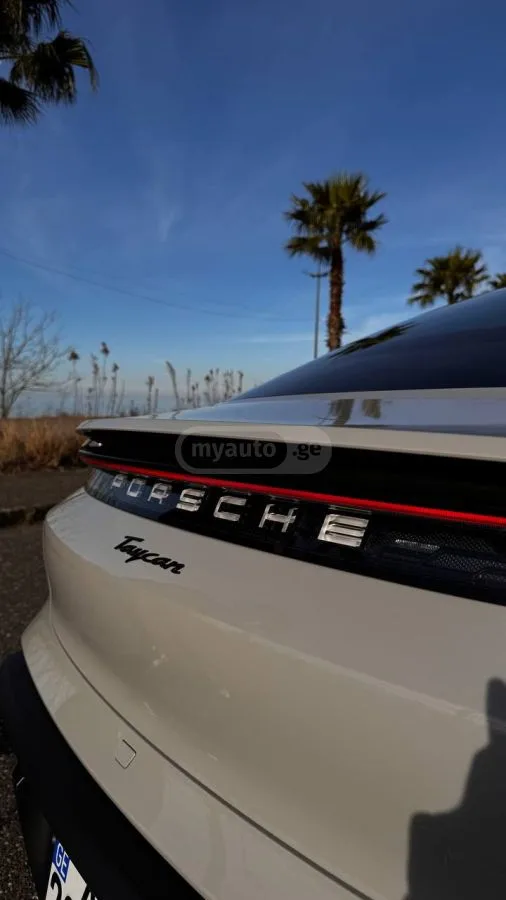 Porsche Taycan 4 S 2022 — миниатюра 5