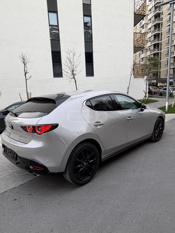 Mazda Mazda3 ПРОХОДНАЯ 150Л.С 2025 — миниатюра 3
