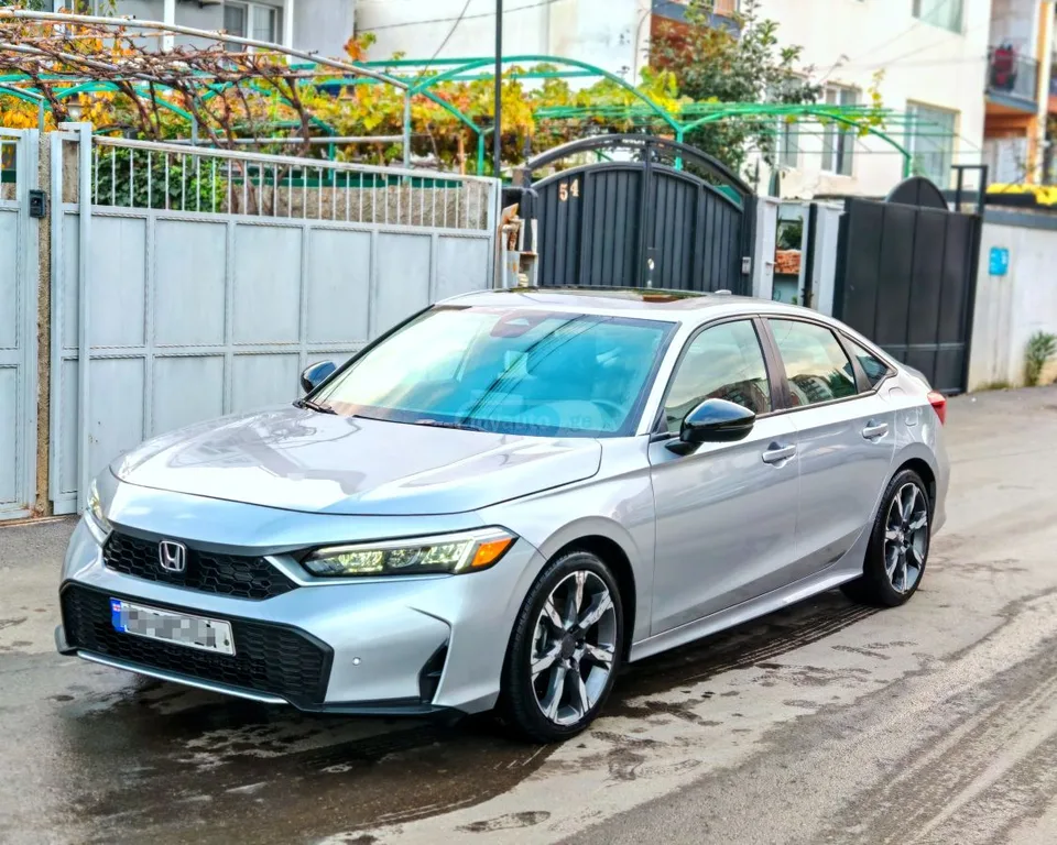 Honda Civic Sport Hybrid Touring 2024 — миниатюра 4