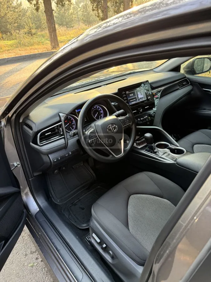 Toyota Camry LE 4dr Front-Wheel Drive Sedan 2022 — миниатюра 4