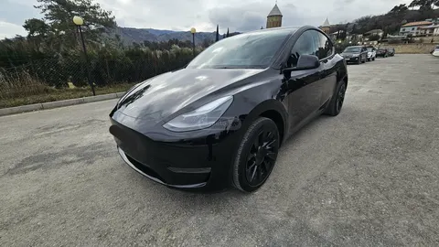 Tesla Model Y 2024 купить в Москве