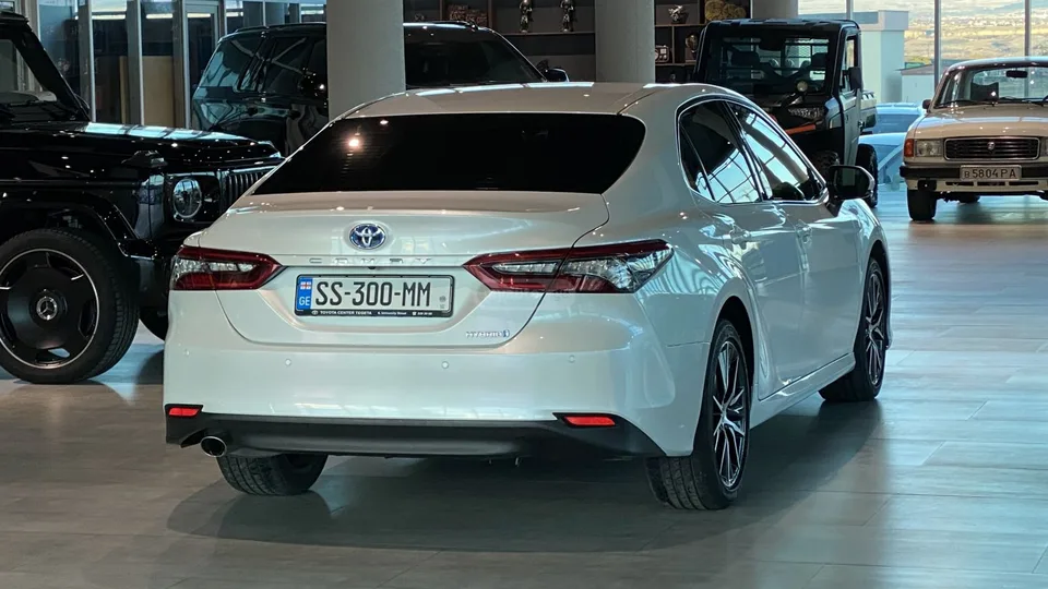 Toyota Camry 2022 — миниатюра 3
