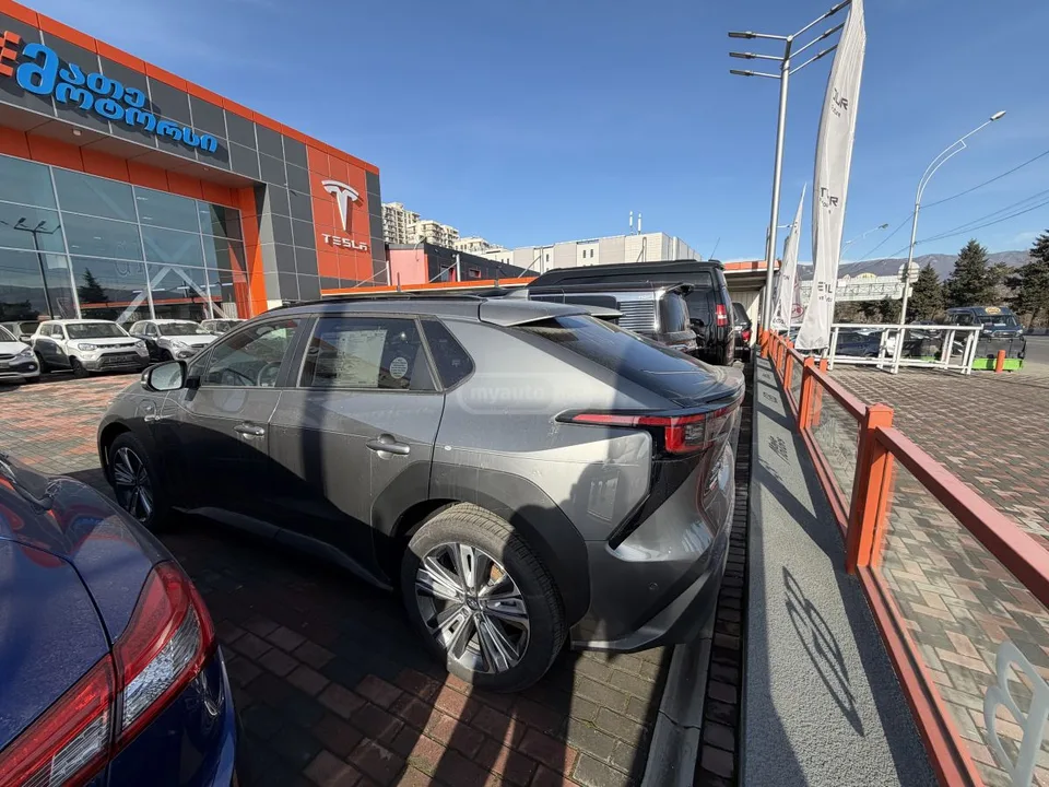 Subaru Solterra 2023 — миниатюра 3