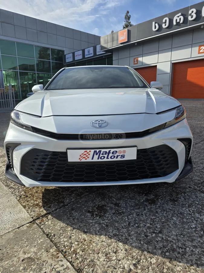 Toyota Camry 2024 — фото 1, купить с доставкой в Москву