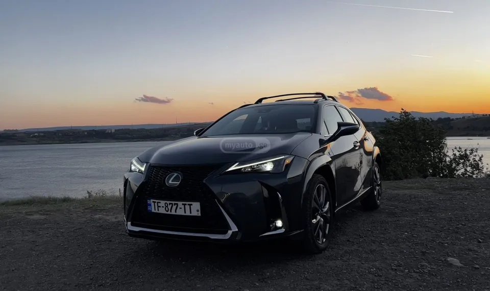Lexus UX 250 h F SPORT Design 4dr All-Wheel D 2023 — фото 1, купить с доставкой в Москву