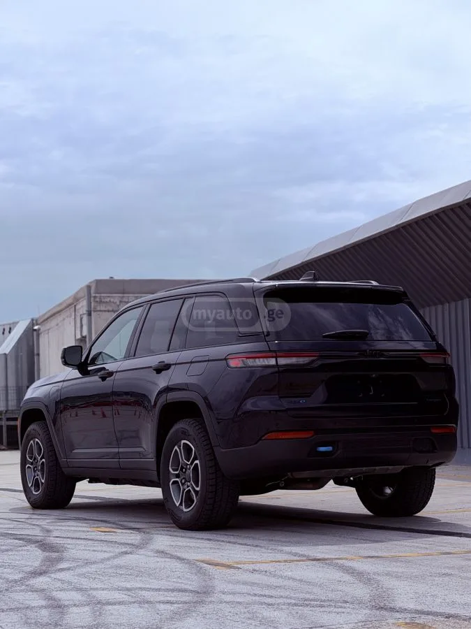 Jeep Grand Cherokee Trailhawk 4xe Plug-in Hybrid 2023 — миниатюра 3