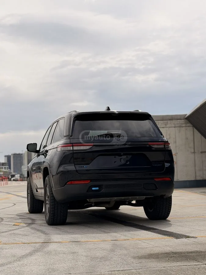 Jeep Grand Cherokee Trailhawk 4xe Plug-in Hybrid 2023 — миниатюра 5