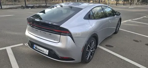 Toyota Prius 2023 купить в Москве