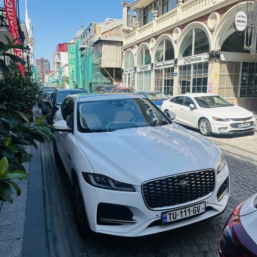 Jaguar F-Pace 2023 — миниатюра 3
