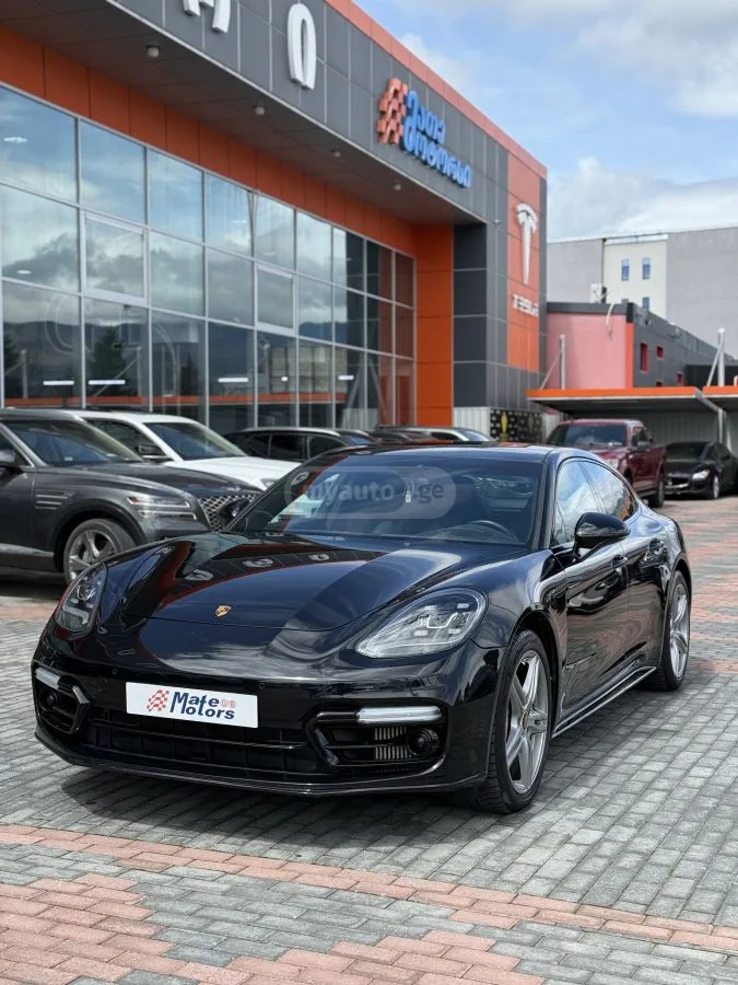 Porsche Panamera 2022 — фото 1, купить с доставкой в Москву
